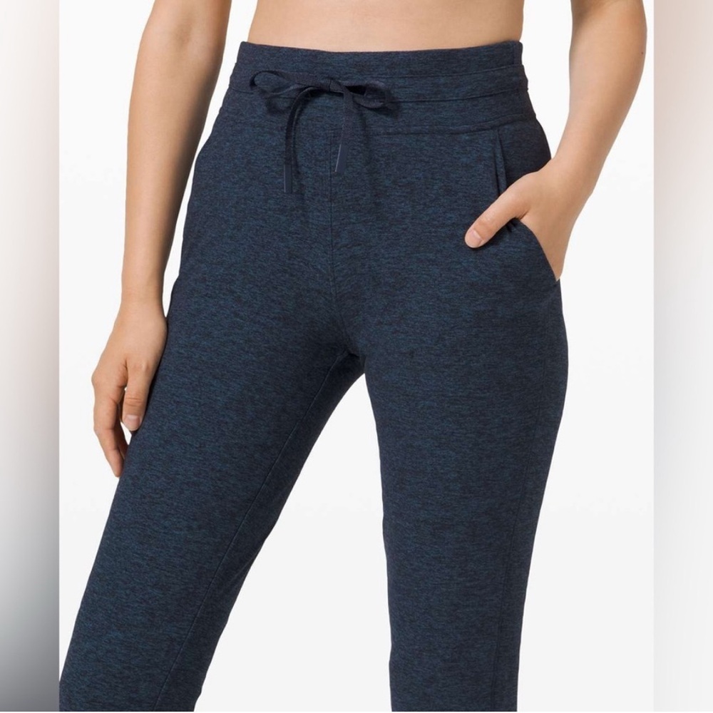 Lululemon Ready To Rulu Cropped Jogger - Heathered True Navy Black EUC